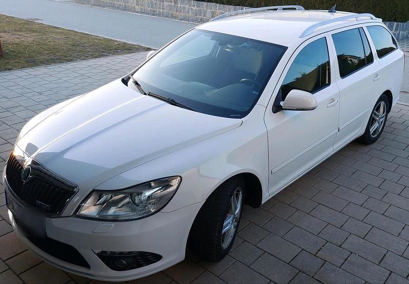 Gebraucht Skoda Octavia RS 170 PS (125 kW) 2012 Weiß Kombi
