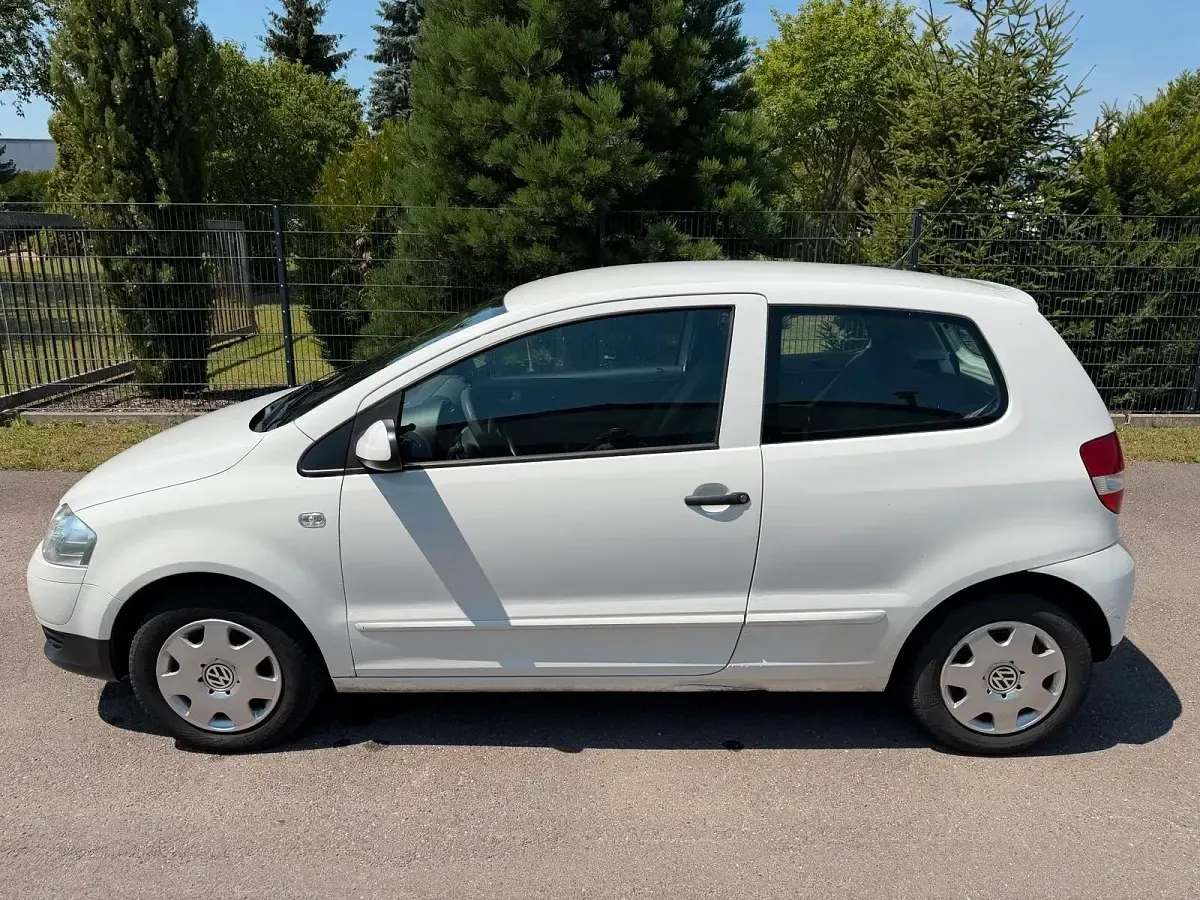 Gebraucht VW Fox 60 PS (44 kW) 2011 Weiß Kleinwagen