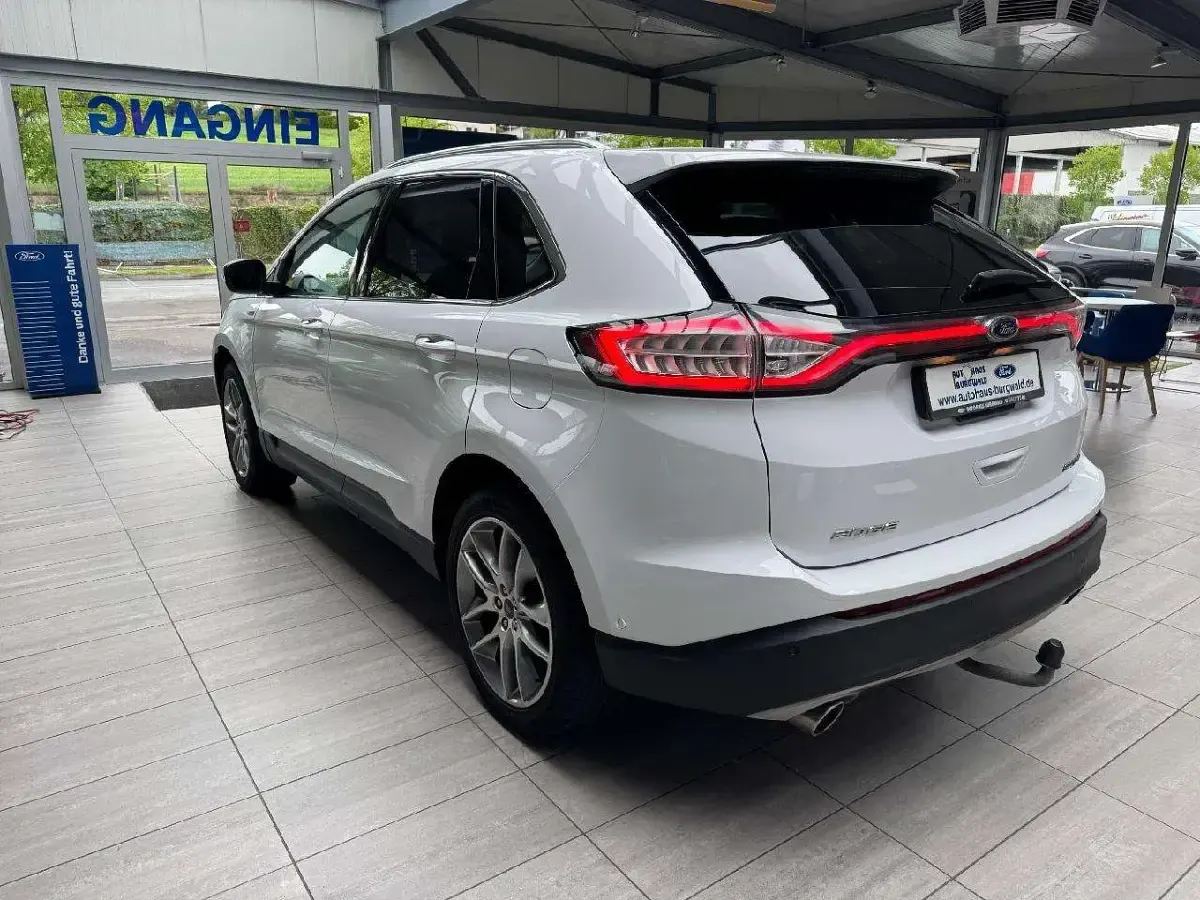 Gebraucht Ford Edge Titanium 209 PS (153 kW) 2017 Liquidweiß SUV