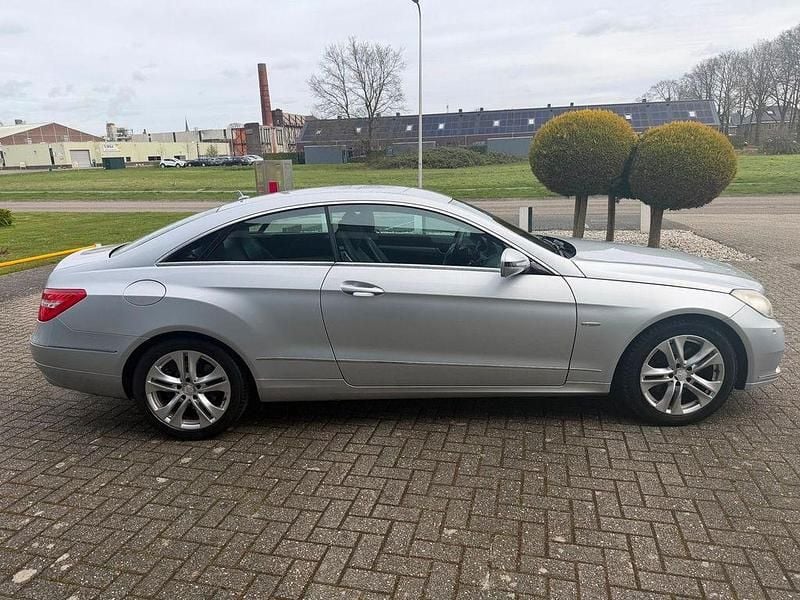 Gebraucht Mercedes E350 Elegance 294 PS (216 kW) 2009 Grau Coupé