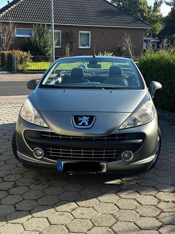 Braun Gebraucht 2007 Peugeot 207 Cabrio | 2.000 € (Fairer Preis) - Bild 1/4