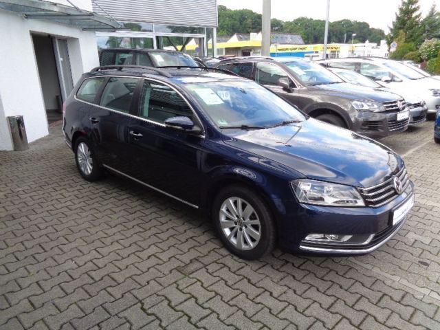 Gebraucht VW Passat Comfortline 140 PS (102 kW) 2014 Blau metallic Kombi