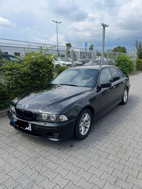 Schwarz Gebraucht 2003 BMW 530 Sport Line Limousine | 5.999 € (Fairer Preis) - Bild 1/4