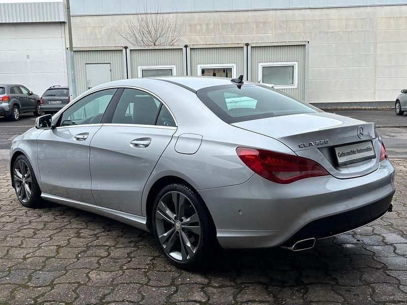 Gebraucht Mercedes CLA220 Urban 170 PS (125 kW) 2015 Silber Limousine