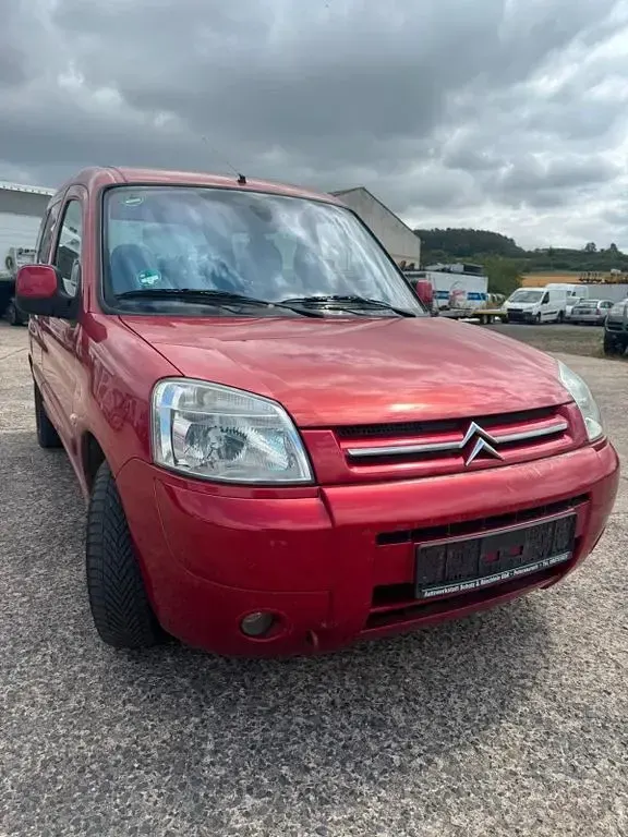 Gebraucht Citroën Berlingo 90 PS (66 kW) 2008 Rot Van / Kleinbus