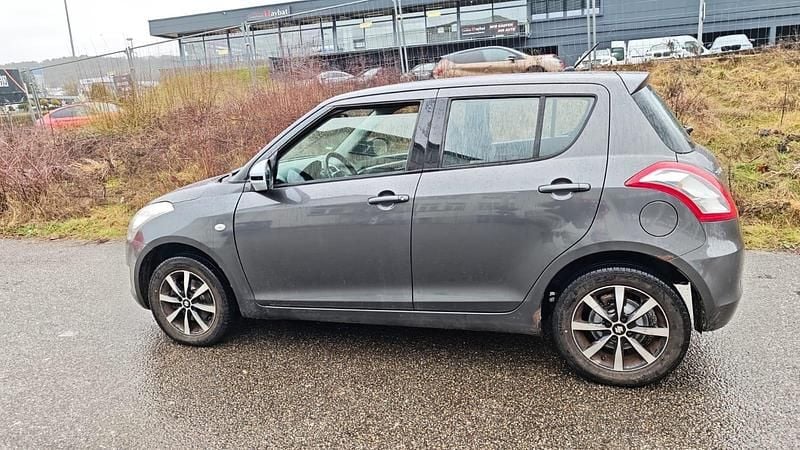Gebraucht Suzuki Swift 94 PS (69 kW) 2012 Grau Kleinwagen