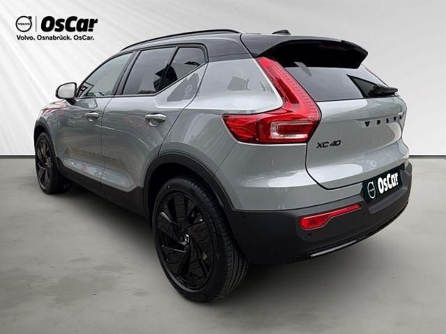Neu Volvo XC40 Plus 163 PS (119 kW) 2025 Grau SUV