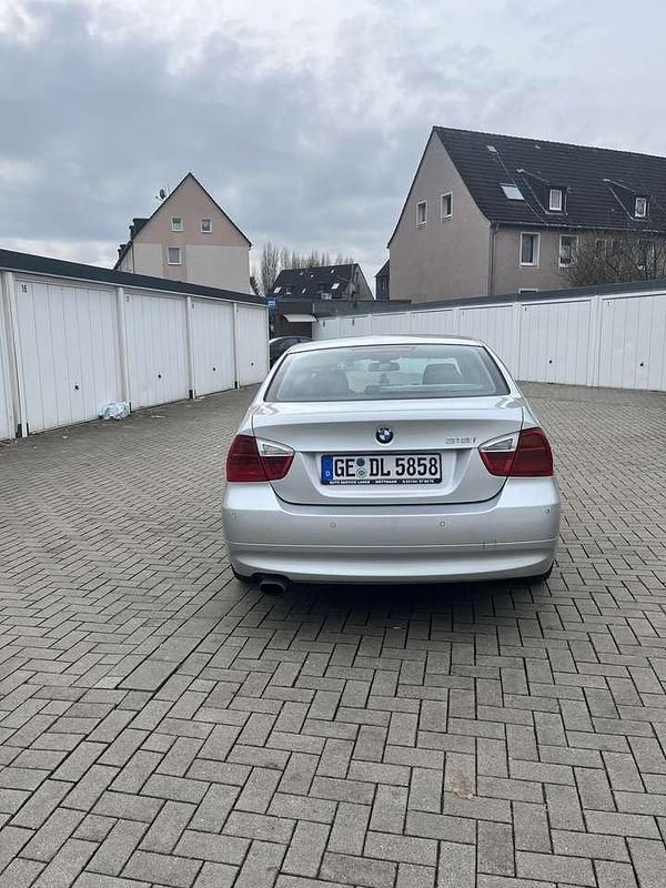 Gebraucht BMW 318 143 PS (105 kW) 2008 Limousine