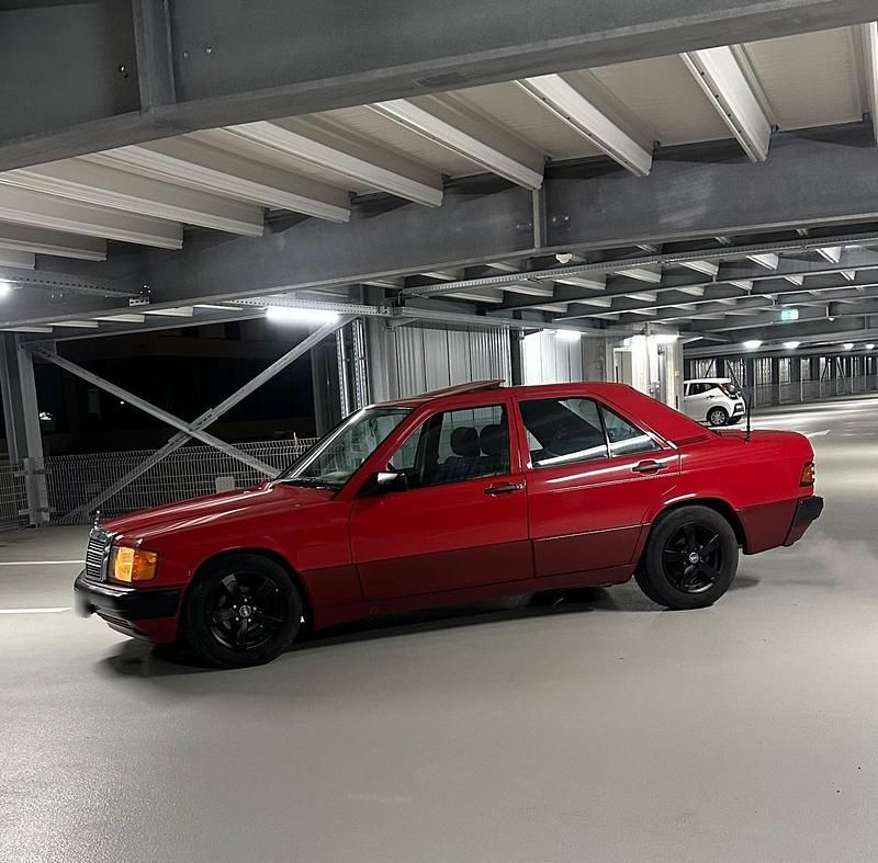 Gebraucht Mercedes 190 118 PS (86 kW) 1989 Rot Limousine