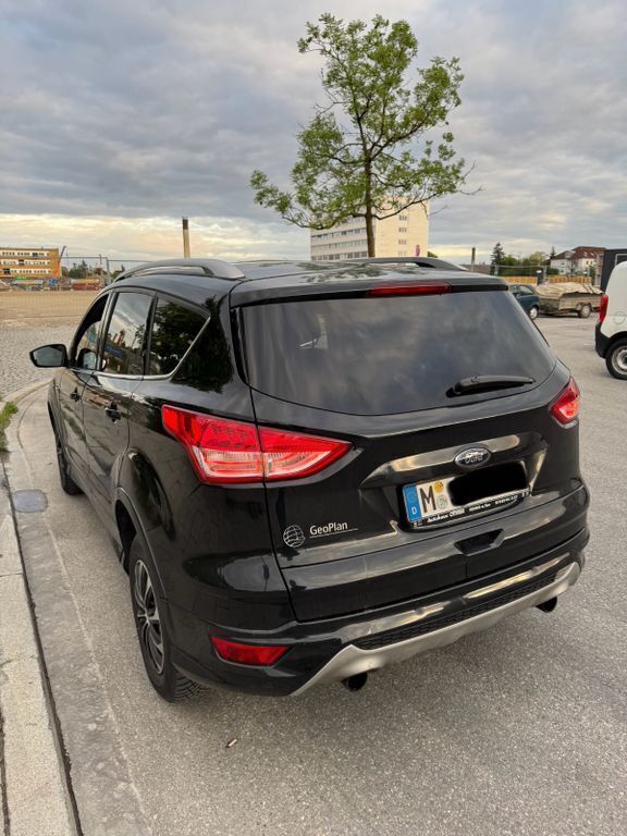 Gebraucht Ford Kuga 163 PS (119 kW) 2014 Schwarz SUV