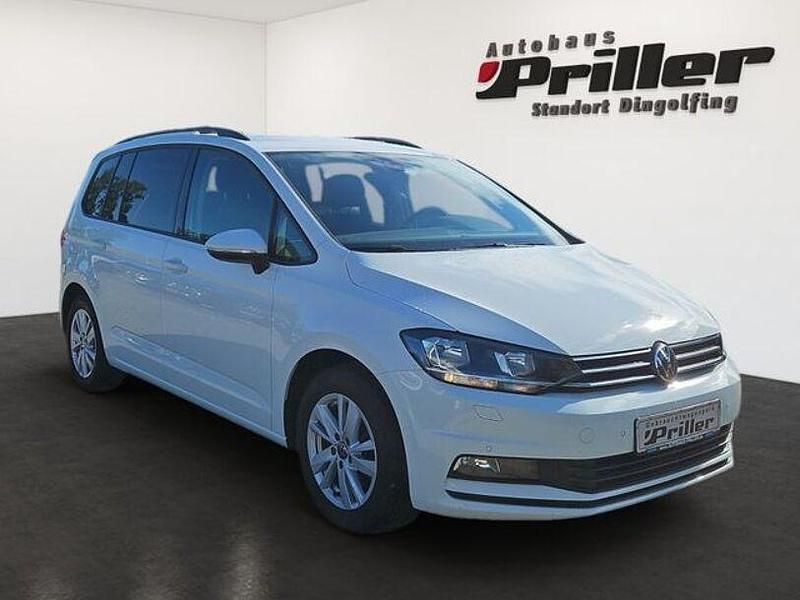 Gebraucht VW Touran Comfortline 150 PS (110 kW) 2021 Weiß Van / Kleinbus
