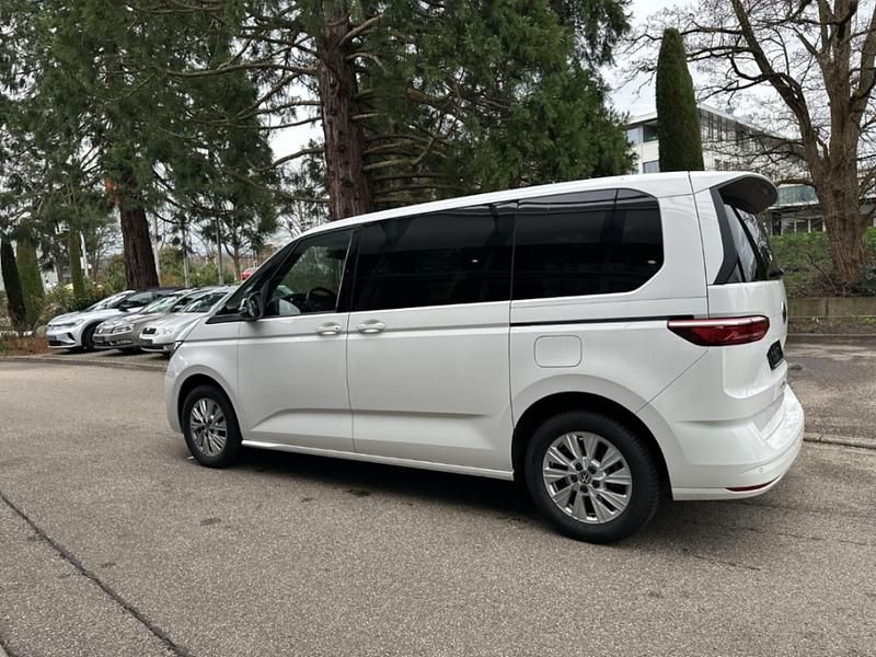 Second-hand VW Multivan Basis 150 CP (110 kW) 2025 Monovolum