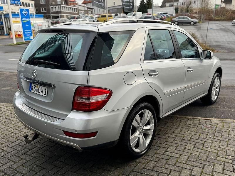 Gebraucht Mercedes ML350 224 PS (164 kW) 2009 Silber SUV