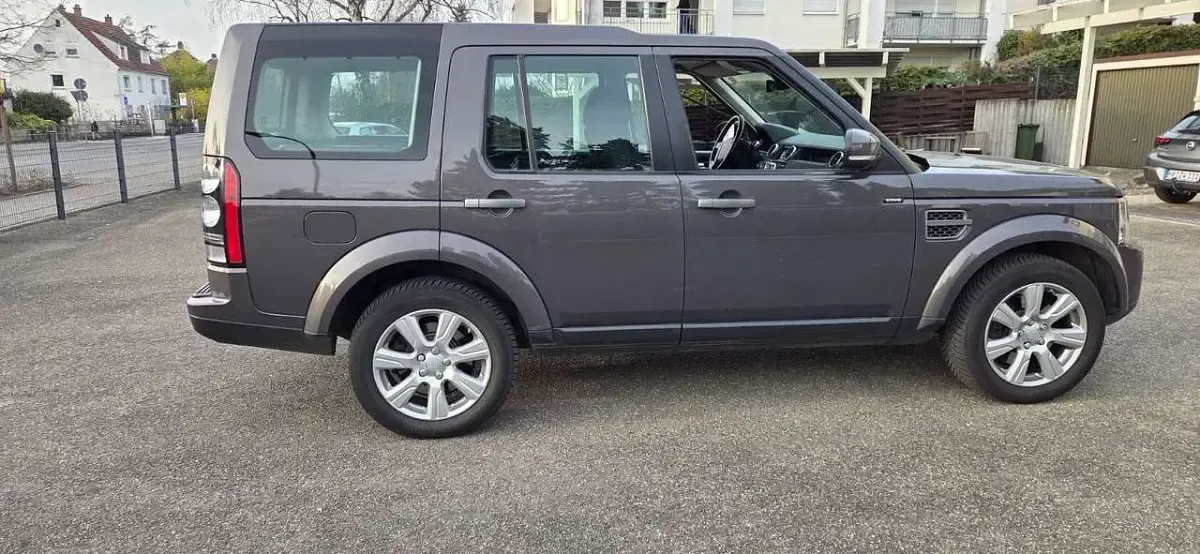 Gebraucht Land Rover Discovery SE 256 PS (188 kW) 2016 Waitomo grey SUV