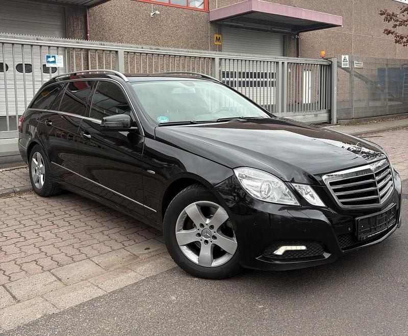 Gebraucht Mercedes E350 265 PS (194 kW) 2012 Schwarz Kombi