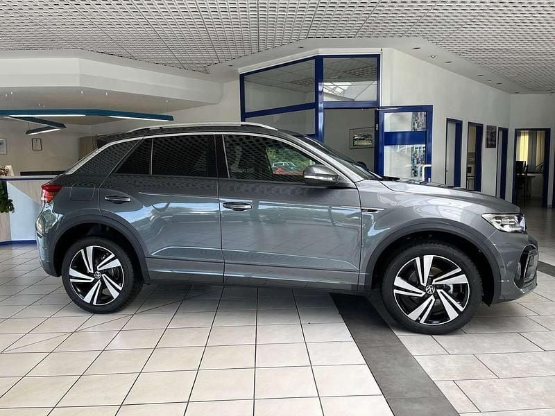 Grau Neu 2025 VW T-Roc IQ Drive SUV | 34.780 € (Guter Preis) - Bild 1/4