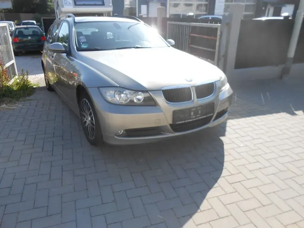 Gebraucht BMW 320 Sport Line 170 PS (125 kW) 2008 Braun Limousine