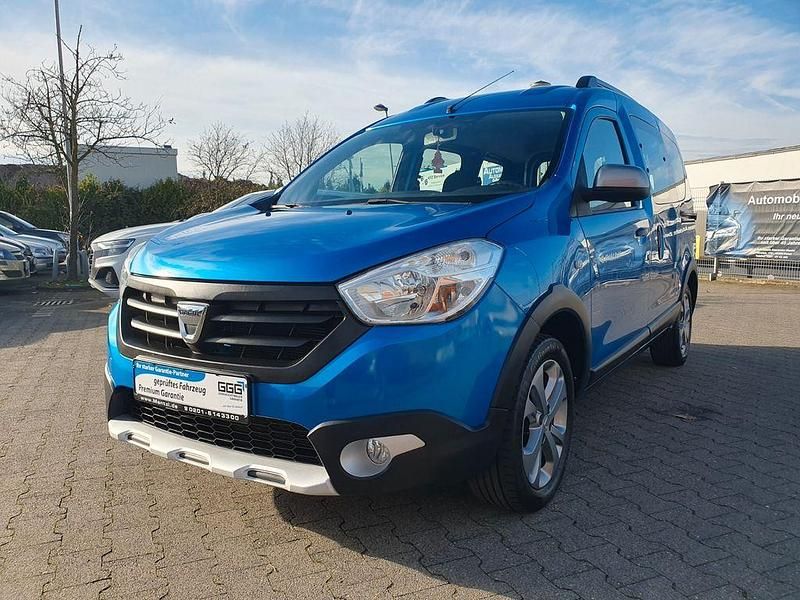 Blau Gebraucht 2016 Dacia Dokker Stepway Van / Kleinbus | 9.999 € (Fairer Preis) - Bild 1/4