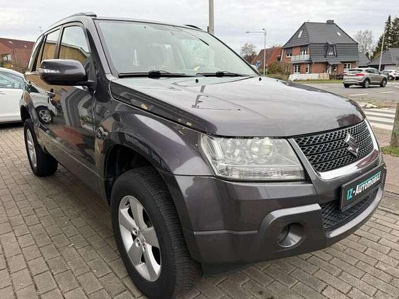 Gebraucht Suzuki Grand Vitara Club 169 PS (124 kW) 2009 Zma quasar grey met. SUV