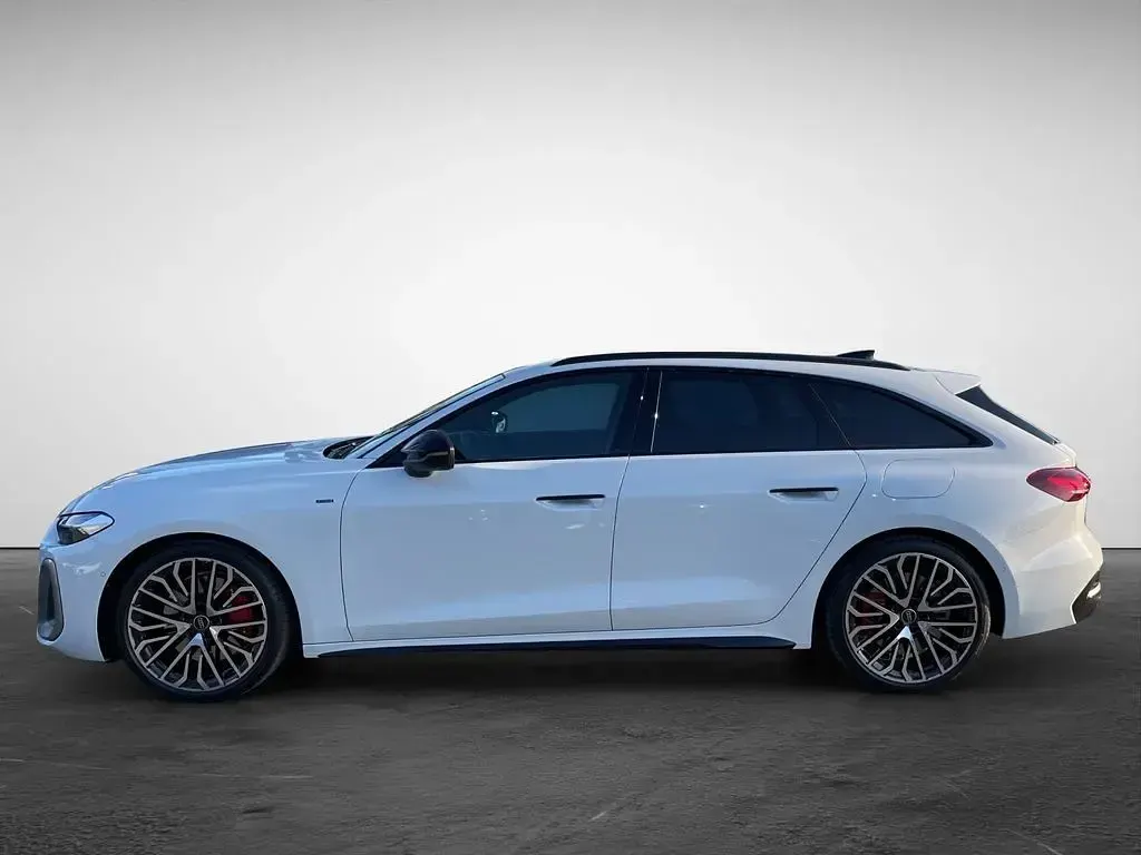 Gebraucht Audi A5 S-Line 367 PS (269 kW) 2025 Gletscherweiß metallic Kombi