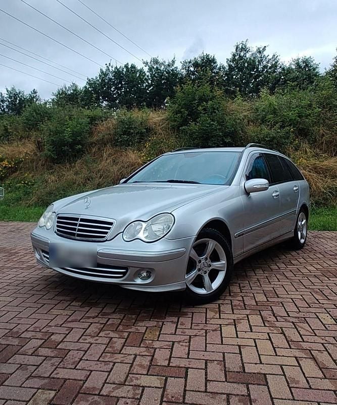 Silber Gebraucht 2005 Mercedes C180 Avantgarde Kombi | 1.700 € (Superpreis) - Bild 1/4