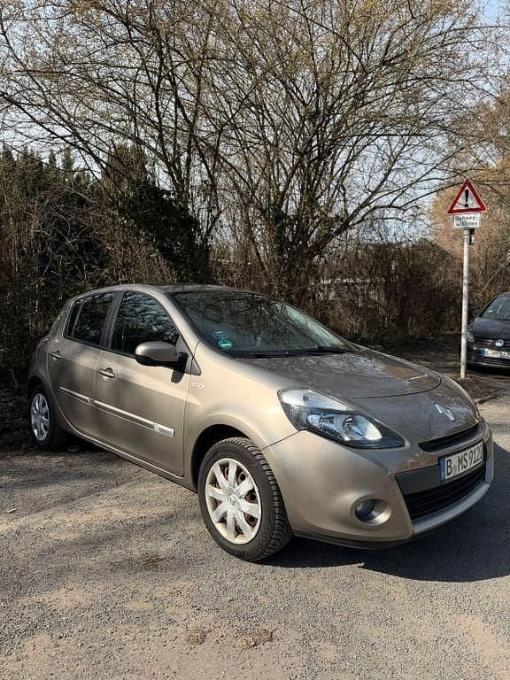 Gebraucht Renault Clio IV 75 PS (55 kW) 2012 Braun Limousine