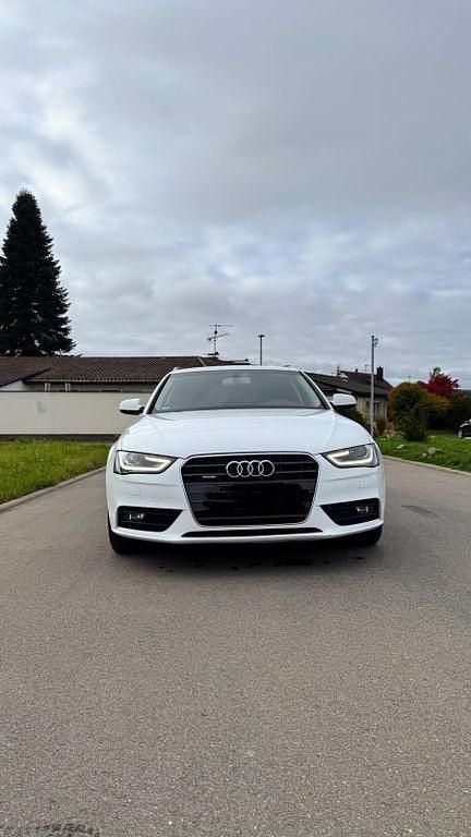 Second-hand Audi A4 Ambition 190 CP (139 kW) 2014 Gri Berlinǎ