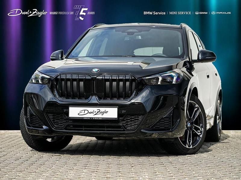 Saphirschwarzmetallic Gebraucht 2025 BMW X1 Luxury Line SUV | 43.550 € (Etwas zu teuer) - Bild 1/4