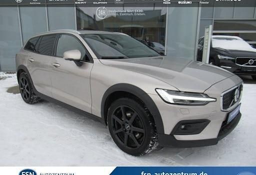 Gebraucht Volvo V60 CC Ultimate 197 PS (144 kW) 2023 Gold Kombi
