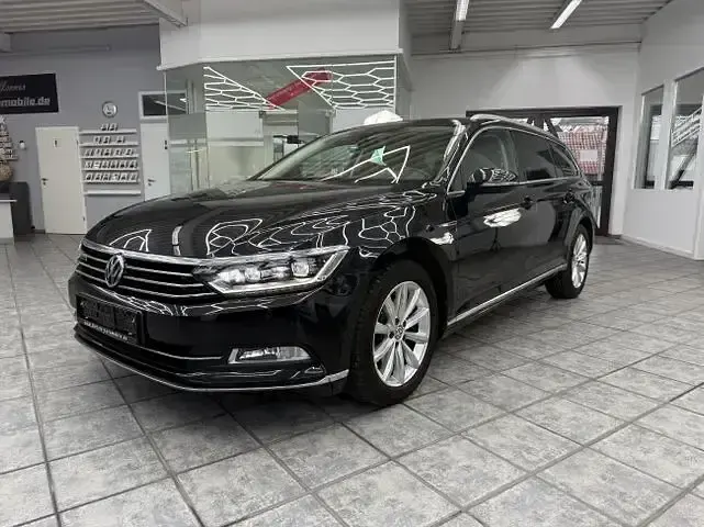 Używany VW Passat Highline 239 KM (175 kW) 2018 Czarny Kombi