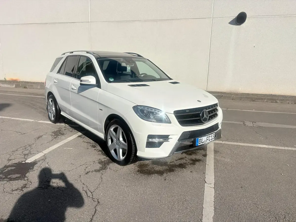 Gebraucht Mercedes ML250 204 PS (150 kW) 2012 Weiß SUV