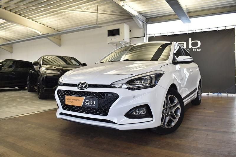 Gebraucht Hyundai i20 120 PS (88 kW) 2019 Weiß Kleinwagen