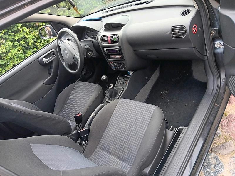 Usata Opel Corsa 70 CV (51 kW) 2004 Nero Utilitaria