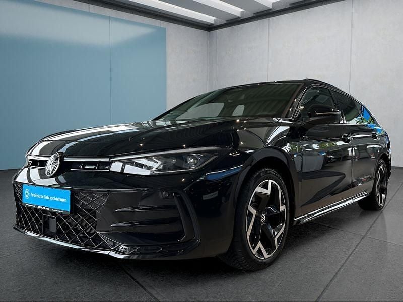 Schwarz Gebraucht 2024 VW Passat Kombi | 44.699 € (Fairer Preis) - Bild 1/4