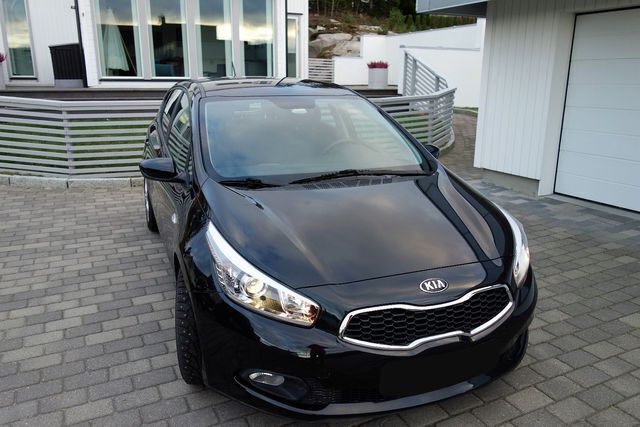 Gebraucht Kia Ceed 110 PS (80 kW) 2013 Schwarz metallic Kleinwagen