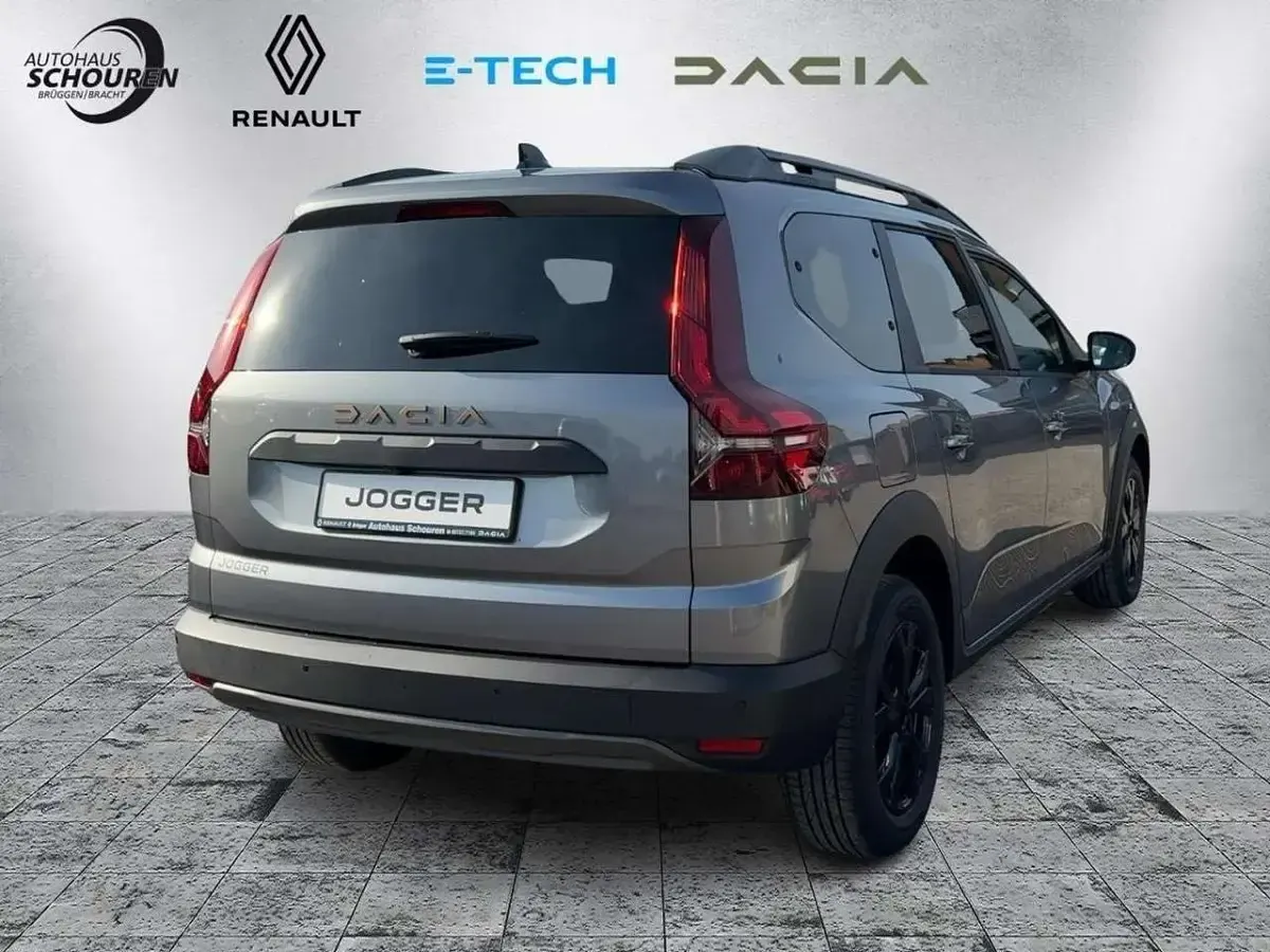 Neu Dacia Jogger Extreme 101 PS (74 kW) 2025 Dolomitgrau Van / Kleinbus