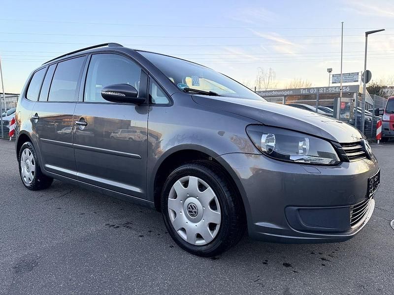 Grau Gebraucht 2013 VW Touran Comfortline Van / Kleinbus | 6.900 € (Fairer Preis) - Bild 1/4