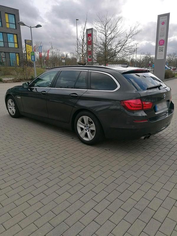 Gebraucht BMW 525 218 PS (160 kW) 2012 Grau Kombi