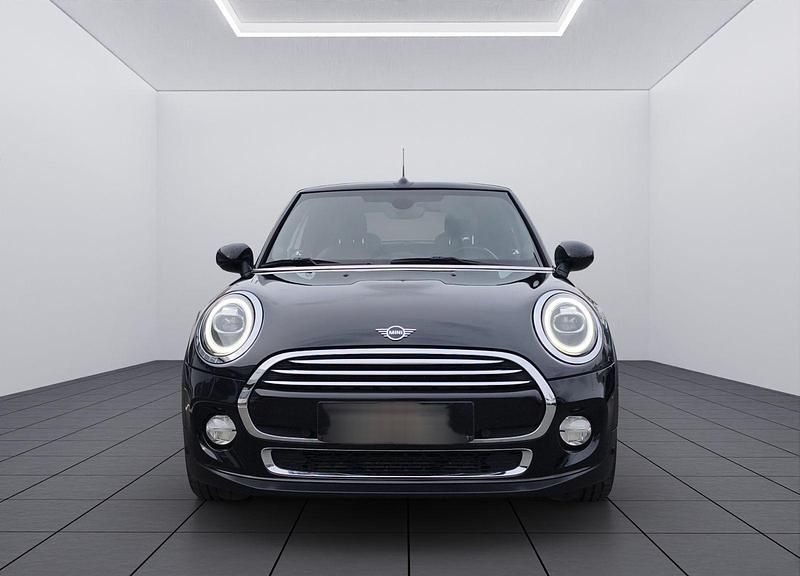 Gebraucht Mini Cooper 136 PS (100 kW) 2019 Schwarz metallic Kleinwagen