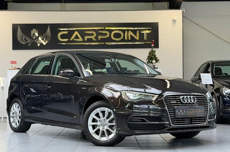 Grau Gebraucht 2016 Audi e-tron Attraction SUV | 16.499 € (Guter Preis) - Bild 1/4