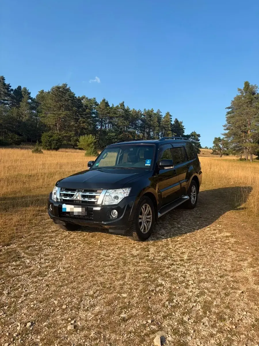 Gebraucht Mitsubishi Pajero Instyle 200 PS (147 kW) 2012 Schwarz SUV