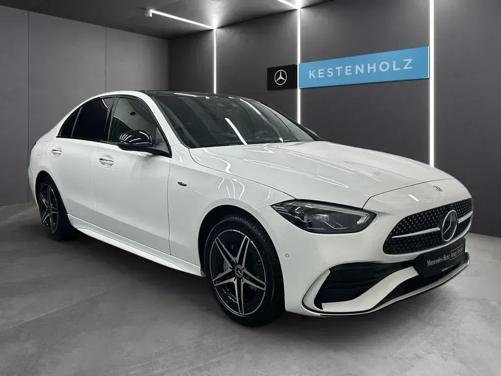 Gebraucht Mercedes C300e AMG 313 PS (230 kW) 2025 Weiß Limousine