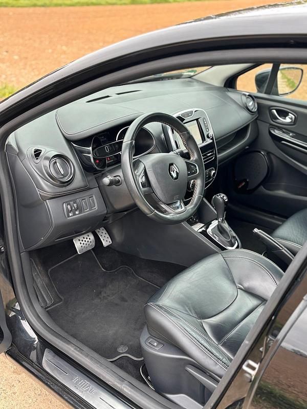 Gebraucht Renault Clio IV Initiale 120 PS (88 kW) 2015 Schwarz Kleinwagen