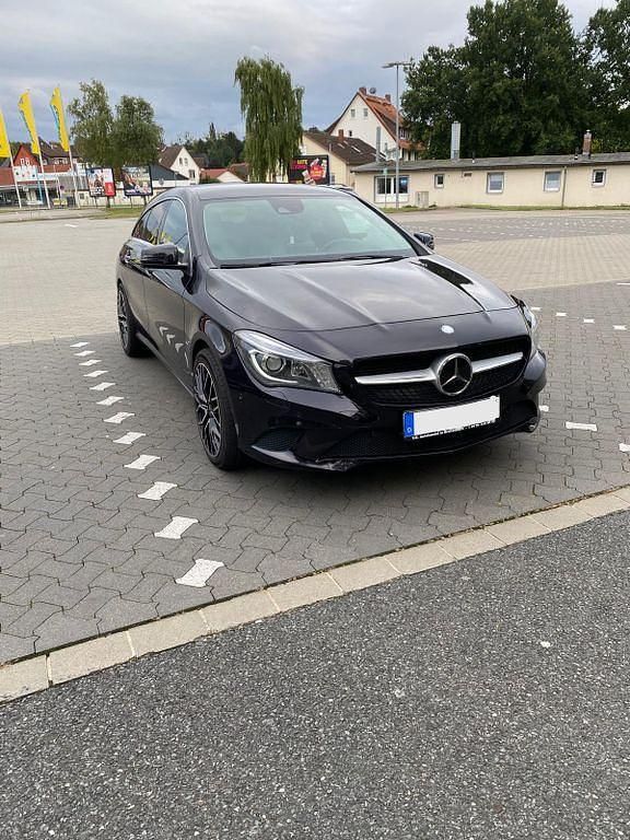 Violet Gebraucht 2015 Mercedes CLA250 Shooting Brake Kombi | 16.990 € (Fairer Preis) - Bild 1/4