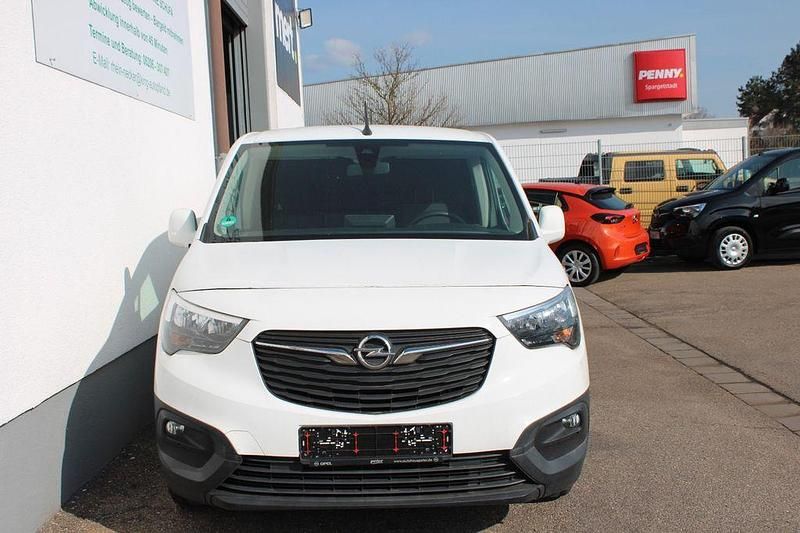 Gebraucht Opel Combo Edition 102 PS (75 kW) 2019 Weiß Van / Kleinbus