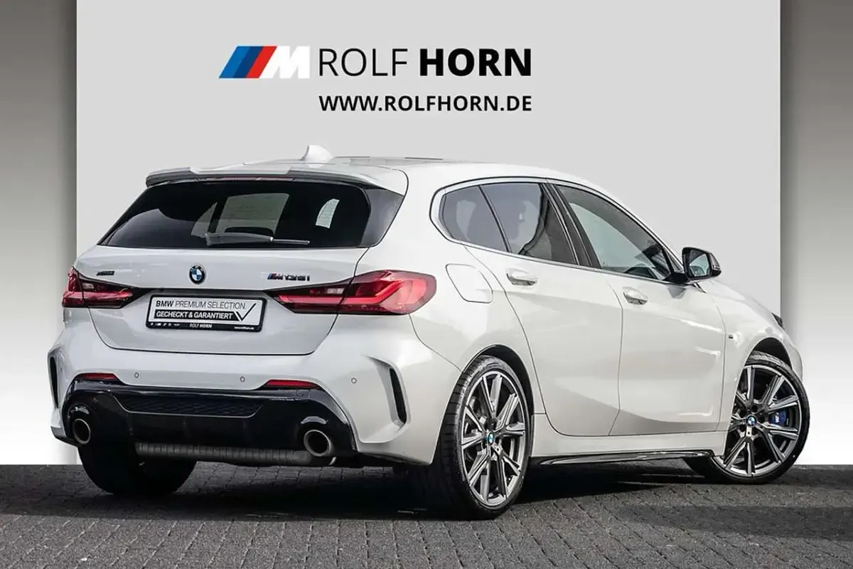 Używany BMW M135 306 KM (225 kW) 2022 Biały Hatchback