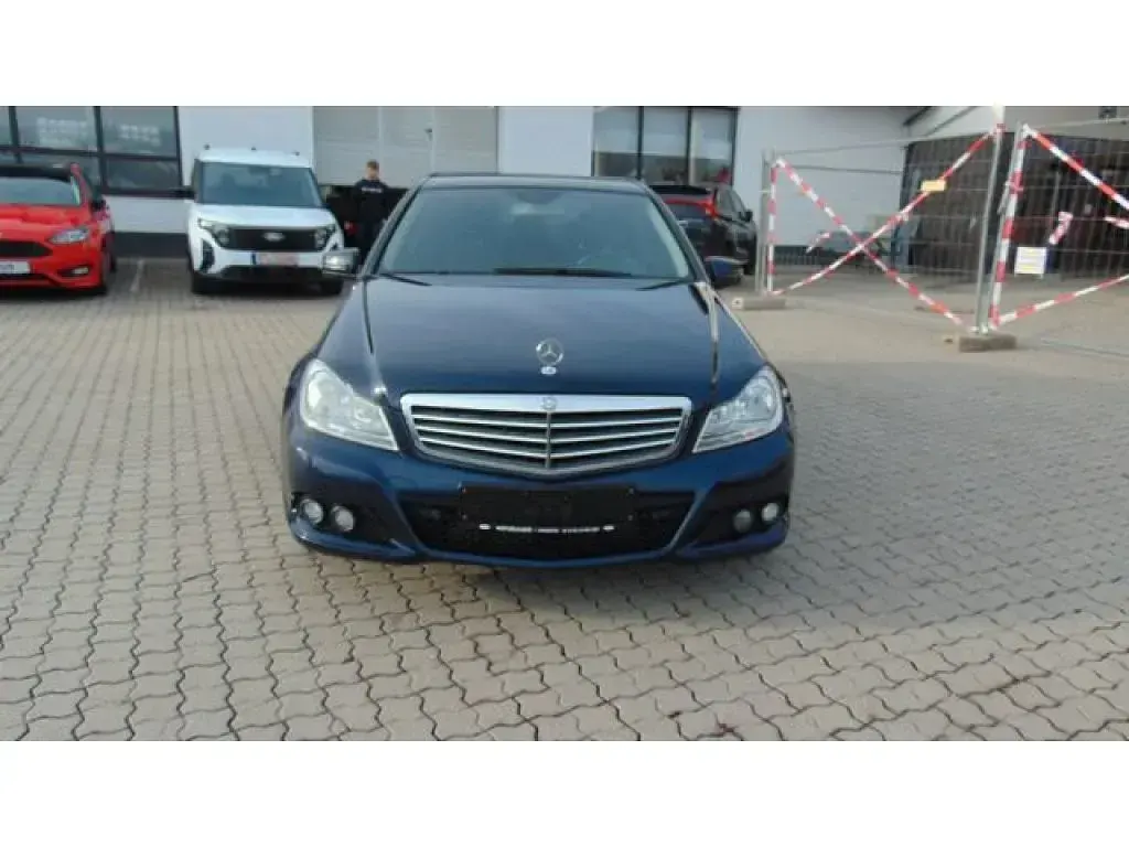 Gebraucht Mercedes C220 170 PS (125 kW) 2013 Blau Limousine