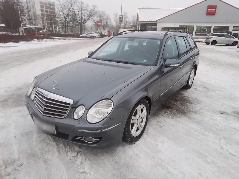 Grau Gebraucht 2007 Mercedes E220 Avantgarde Kombi | 4.950 € (Fairer Preis) - Bild 1/4