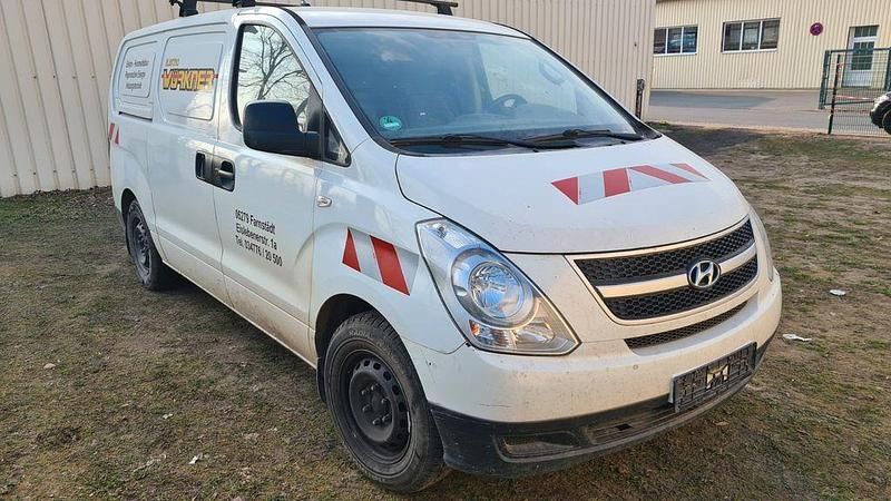 Gebraucht Hyundai H-1 110 PS (80 kW) 2009 Weiß Van / Kleinbus