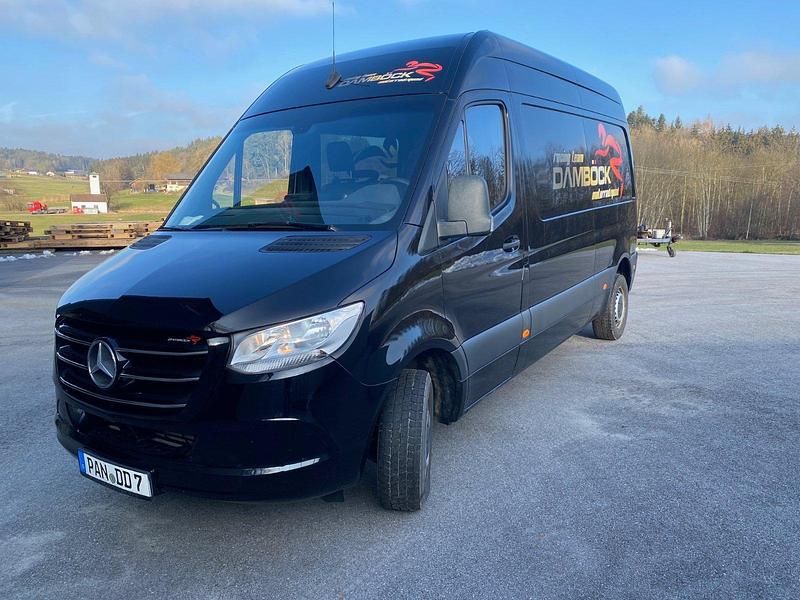 Schwarz Gebraucht 2019 Mercedes Sprinter Van | 32.900 € (Etwas zu teuer) - Bild 1/4